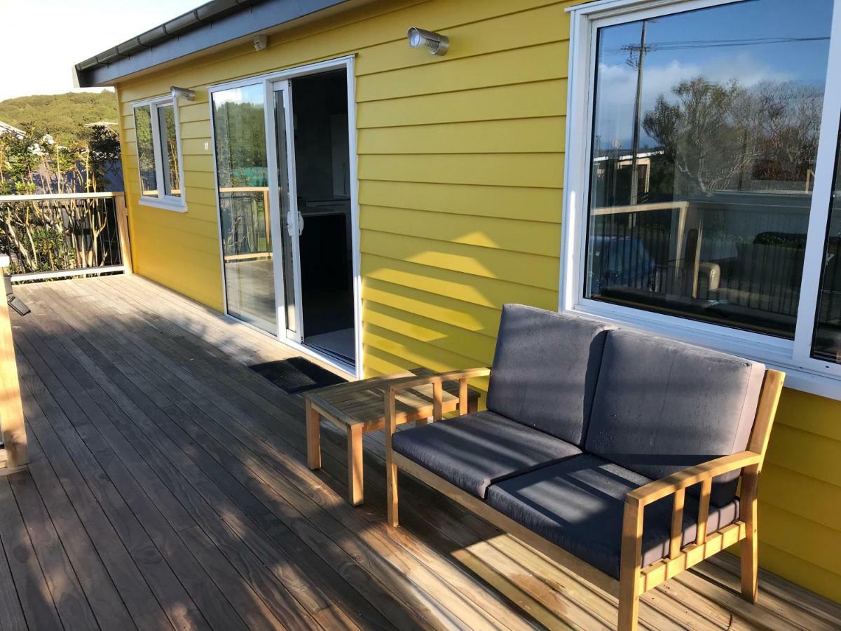 The Yellow House Кака Пойнт Екстериор снимка