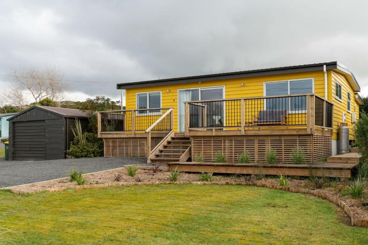 The Yellow House Кака Пойнт Екстериор снимка
